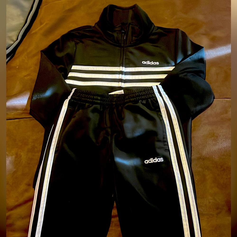 Kids adidas sweatsuit